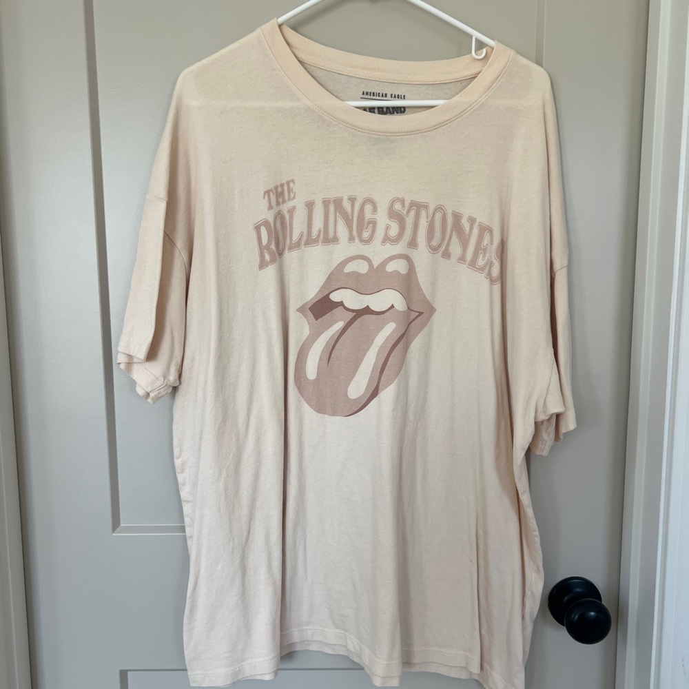 American Eagle Outfitters Cream Graphic Tee